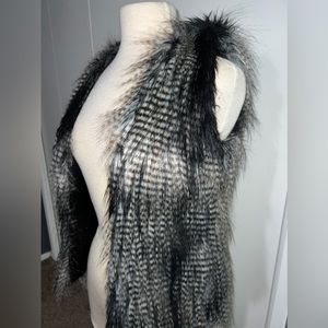 DIVIDED H&M Vegan Faux Fur Vest